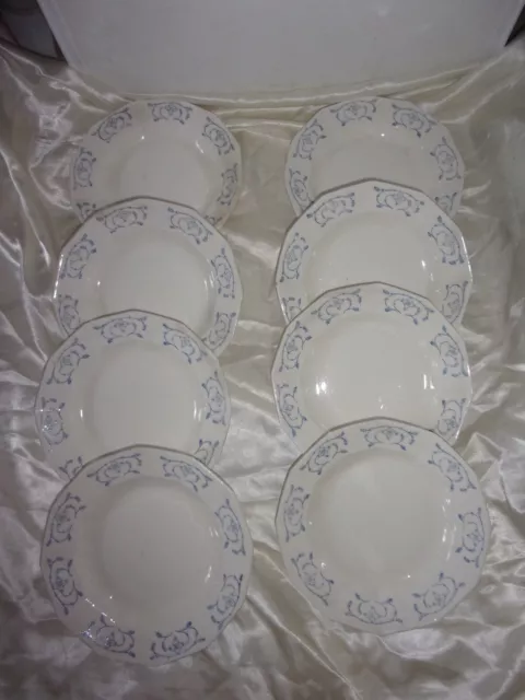 Lot de 8 assiettes creuses St Amand Ceranord