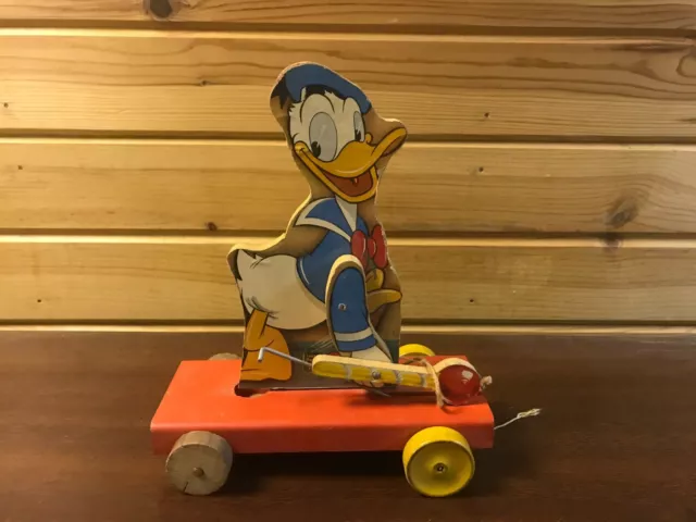 Fisher Price Disney 1948 Donald Duck Drum Major Pull Toy #432-532