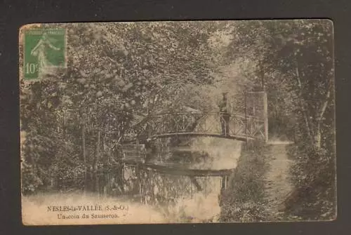 NESLES-la-VALLEE (95) Personnage sur PONT , SAUSSERON