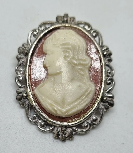 Beautiful Vintage Cameo Brooch Hand Carved Shell, made in england.