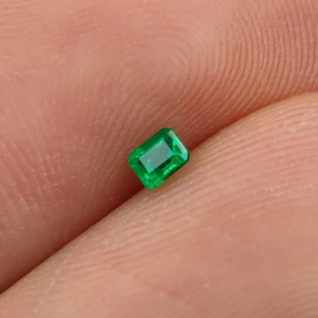 DEEP GREEN NATURAL COLOMBIAN CUT EMERALD FROM MUZO 0.08 Ct. W/ GIA ALUMNI CHECK