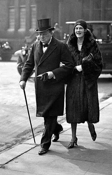 Conservative MP Winston Churchill wearing top hat 1930 OLD PHOTO