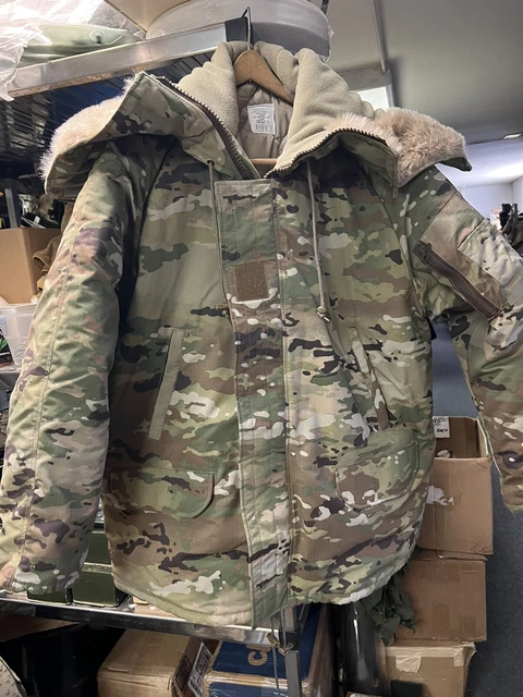 NEW  OCP  Extreme Cold Weather Parka w/Split Zipper Hood **Size: LARGE