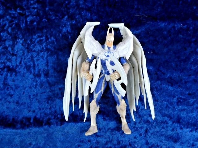 1997 Kenner LEGENDS OF THE DARK KNIGHT GLACIER SHIELD BATMAN ACTION FIGURE. MINT