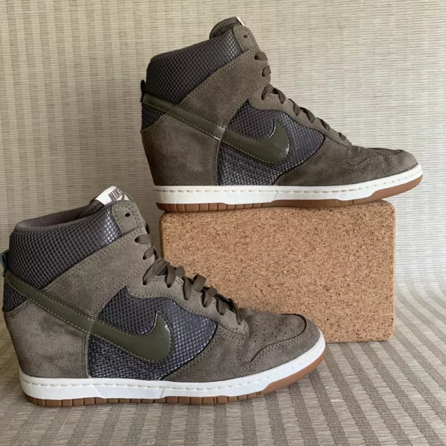 Nike Dunk Sky Hi Womens 9.5 Sneakers Hidden Wedge Olive Green Suede Gum Soles GS