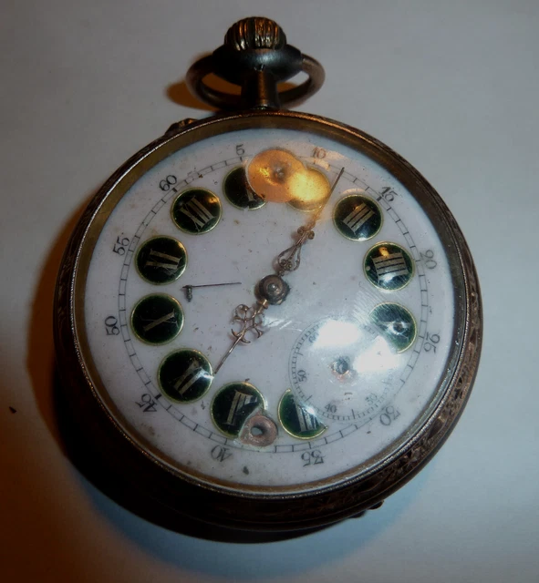 Chaîne Dorée Avec Pendentif Montre à Réparer - Bijou Occasion