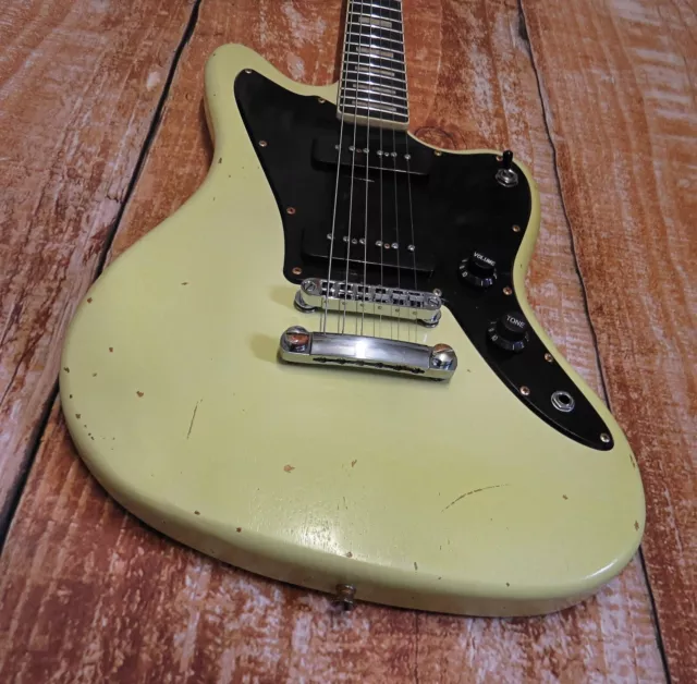 JAZZMASTER  relic ivory nitrocellulose Awesome Player electric guitar