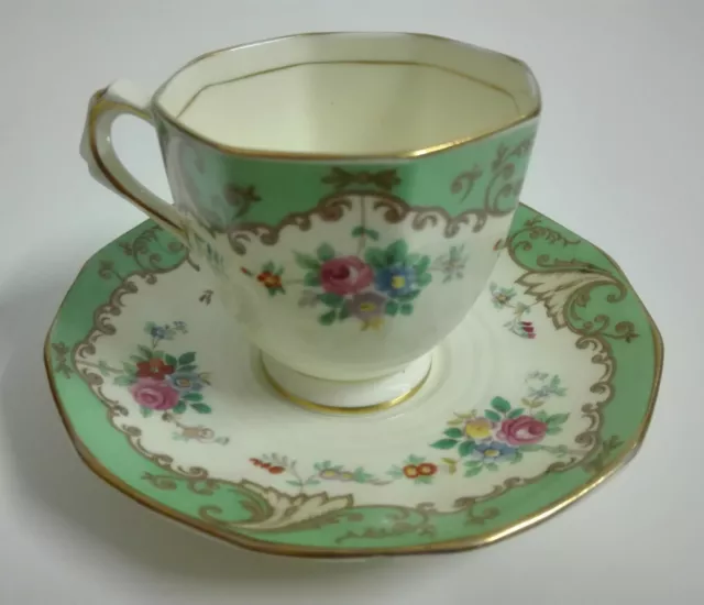 https://www.picclickimg.com/2G0AAOSw-A1dOZh3/Plant-Tuscan-China-c1930s-Green-and-Multicolored-Flowers.webp