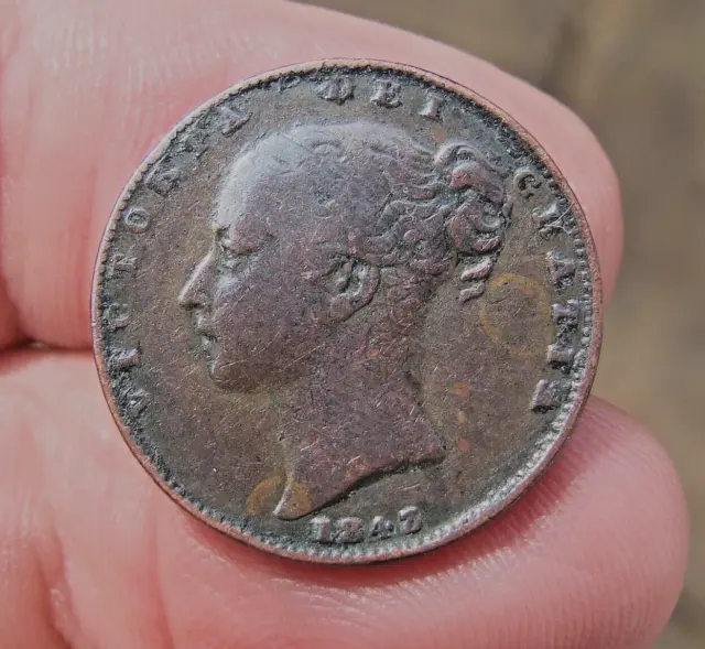 1847 VICTORIAN  Old Style, Large Copper Farthing.