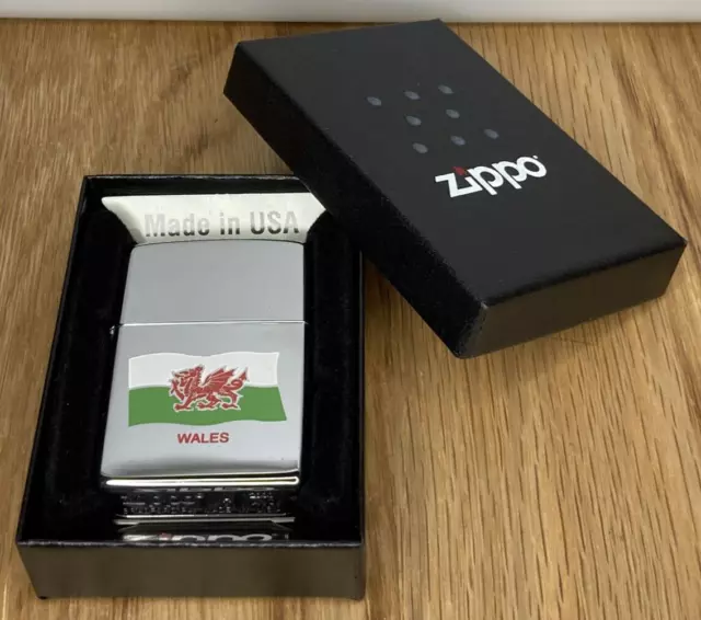 2000 Zippo Wales Flag Lighter in Presentation Box