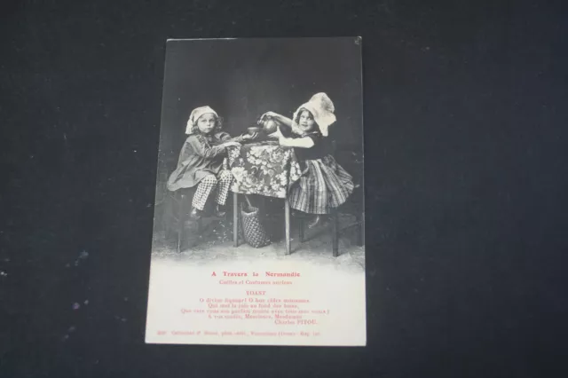 A Travers La Normandie Coiffes Et Costumes Anciens Carte Postale Animee