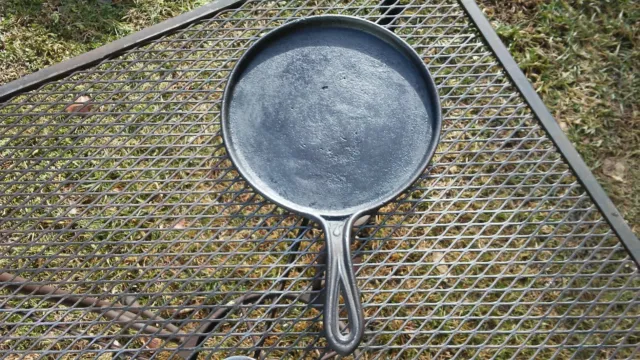 1800s 7 Gatemarked Cast Iron Griddle -  Portugal