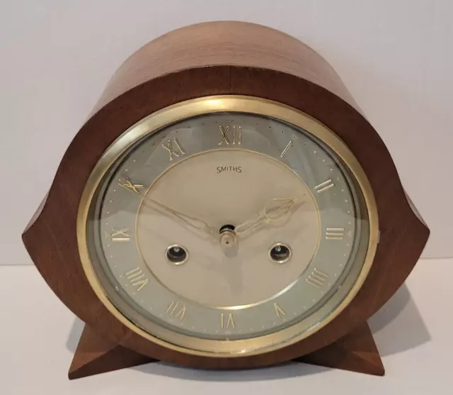Vintage Mid-Century c1940’s English “Smiths” Oak Cased Chiming Mantel Clock