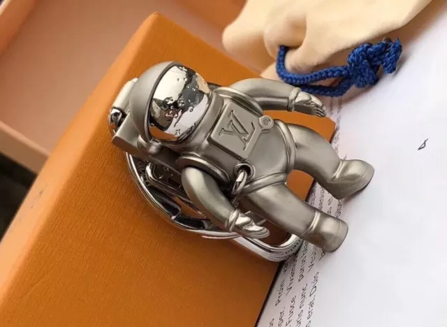 LOUIS VUITTON ASTRONAUT Key Chain Bag Charm Keyring Silver 158.82 PicClick UK