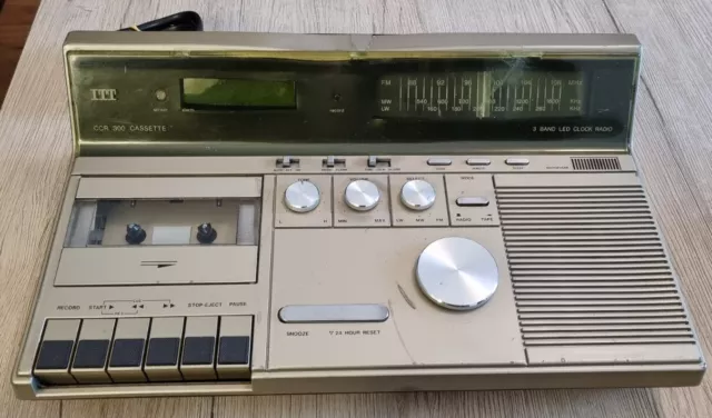 ITT CCR 300 Kassettenrecorder Radiowecker / Mega RAR