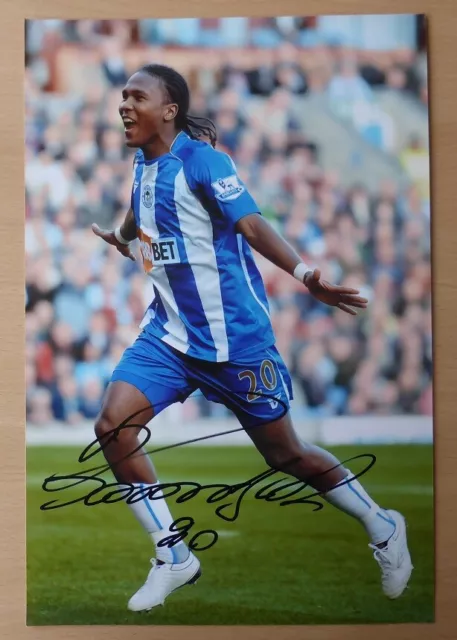 Maglietta firmata 2009-10 Hugo Rodallega 12x8" fotografia celebrazione obiettivi con COA