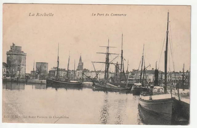 LA ROCHELLE - Charente Maritime - CPA 17 - Bateaux au port de Commerce