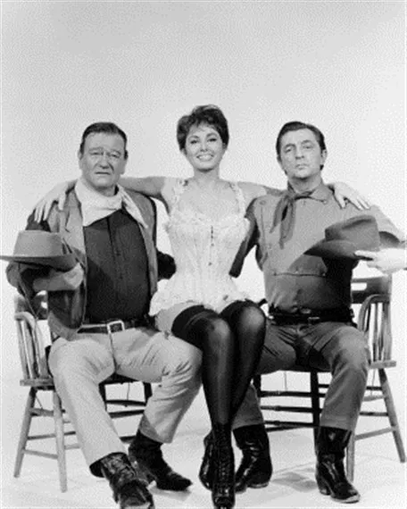 John Wayne, Robert Mitchum, Charlene Holt El 8X10 Photo