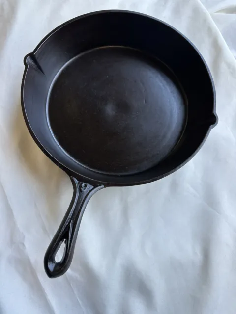 Gate Marked Cast Iron Skillet