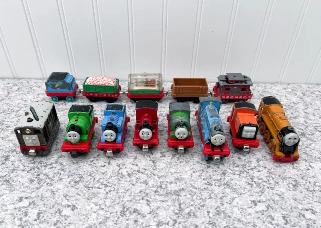 TOY TRAIN LOT - Thomas The Tank Engine & Friends Metal Body And Magnet Connector