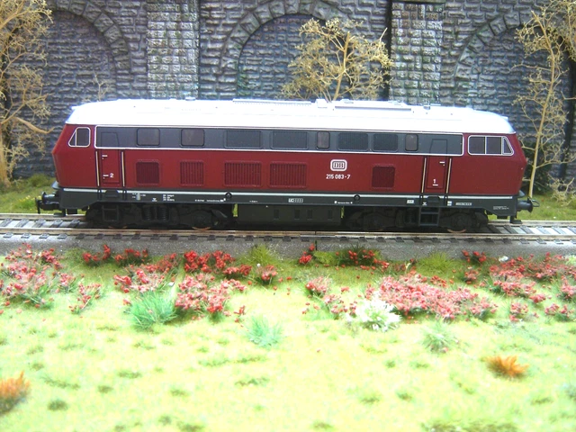 ROCO HO 04151A Diesellok BR215 083-7 der DB 