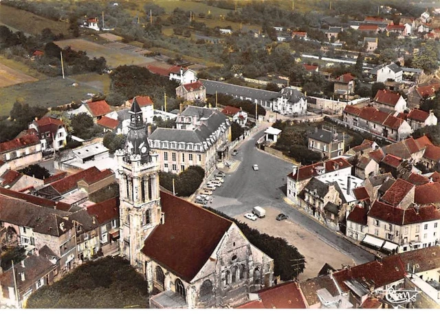 95 - SAN61409 - VIARMES - Vue Aérienne - L'Eglise et la Mairie - Combier - CPS