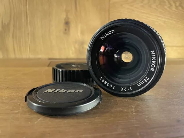 Près De Mint Nikon Ai-S Nikkor 28mm F/2.8 Objectif Grand Angle De Japon #A11R-9