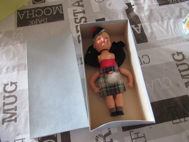 Lot - VINTAGE RODDY HARD PLASTIC C. 1950 16 DOLL, MADE IN ENGLAND - A FRACTURE