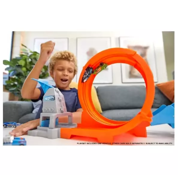 Hot Wheels Drift Master Champion Set Includes 1 x Racing Track and 1 x Vehicle