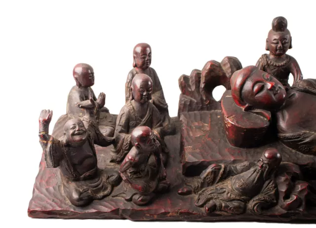 Antikes , massives , Hartholz Altarbild als Tableau über den Tod des Buddha 2
