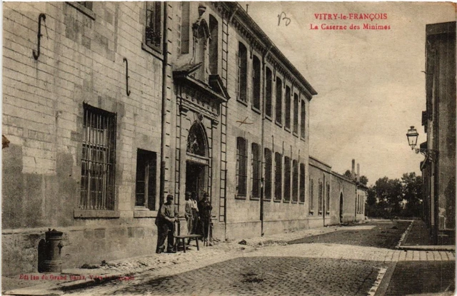 CPA AK VITRY-le-FRANCOIS - La Barracks des Minimes (490466)
