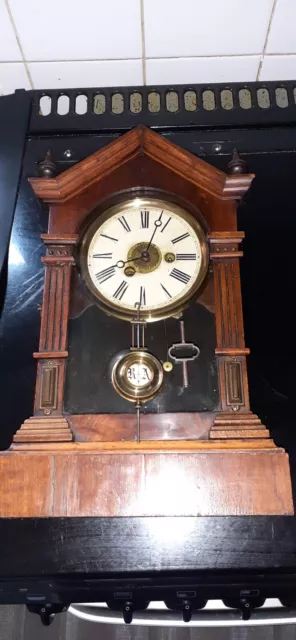 Old   Wooden  Mantel  Clock