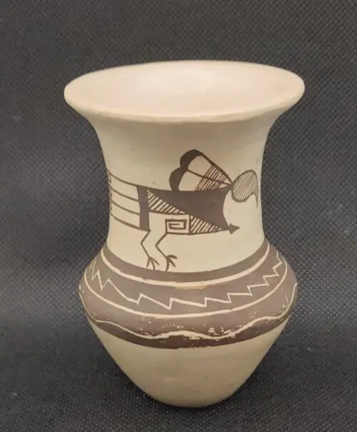 Vint Handmade/Hand Painted Native American Vase/Vessel Rachel Sahmie Nampeyo