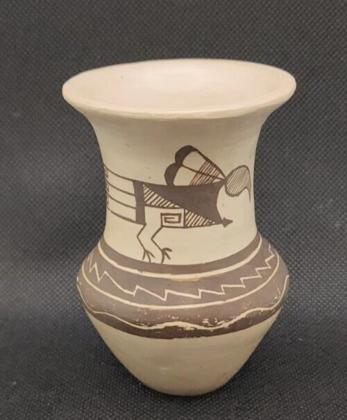 Vint Handmade/Hand Painted Native American Vase/Vessel Rachel Sahmie Nampeyo Vint Handmade/Hand Painted Native American Vase/Vessel Rachel Sahmie Nampeyo