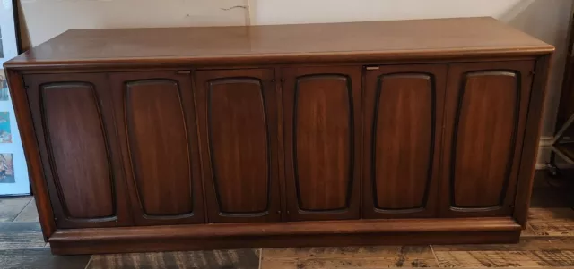 Mid Century Broyhill Emphasis Buffet Credenza Sideboard Walnut Mid Century Broyhill Emphasis Buffet Credenza Sideboard Walnut