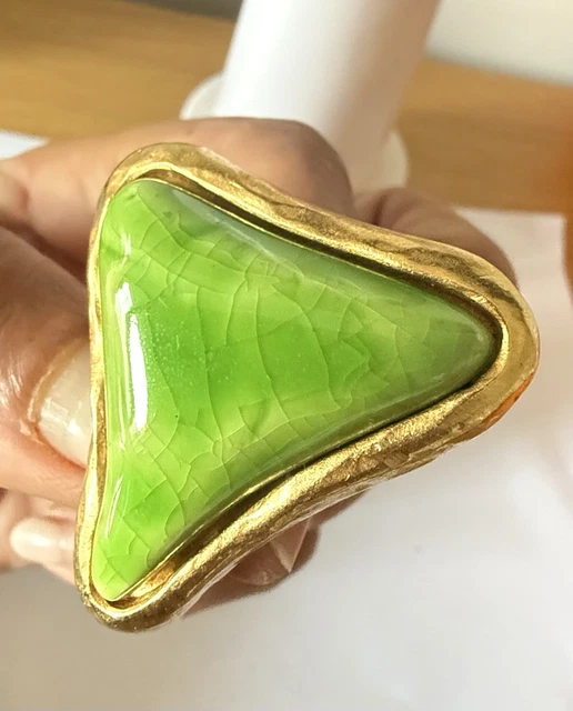 Bague en or 18 carats sertie d'un saphir non chauffé et de