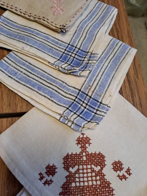 Lot of 17 Linen Napkins Runner Embroidered for CRAFTS or Use ~ VERY GOOD 2