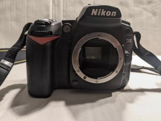 Nikon D90 12.3MP Digital SLR Camera Body [Parts/Repair]