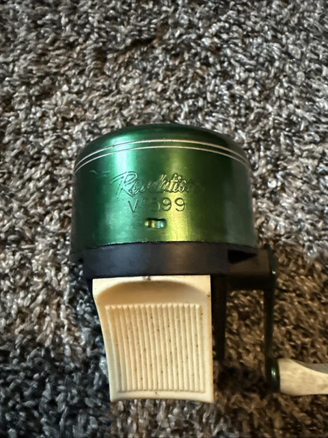 VINTAGE WESTERN AUTO Revelation V7343 Fishing Reel Made in