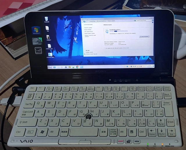 VAIO　VPCP11AKJ　(Atom Z560 2.13GHz、SSD128GB、8インチ) Sony Vaio Personal Computer P Series VPCP11AKJ Z560 US15X ssd