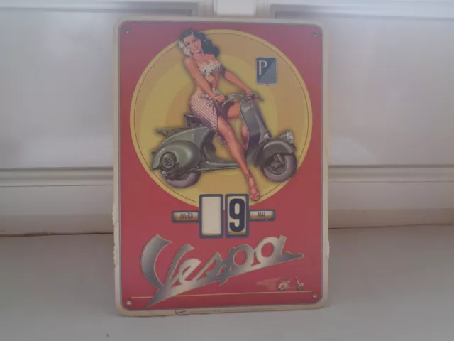 Calendrier Perpetuel Vespa Pin Up Piaggio