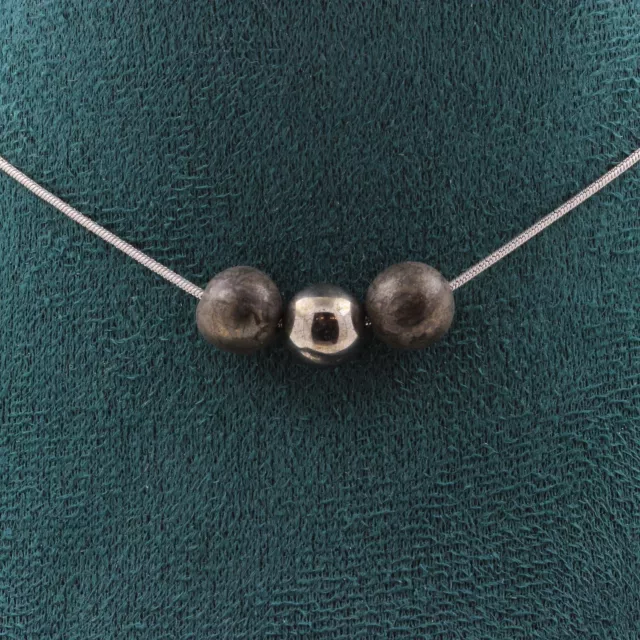 Collier 3 perles Pyrite d'Espagne 8 mm. Chaine en acier inoxydable Collier femm