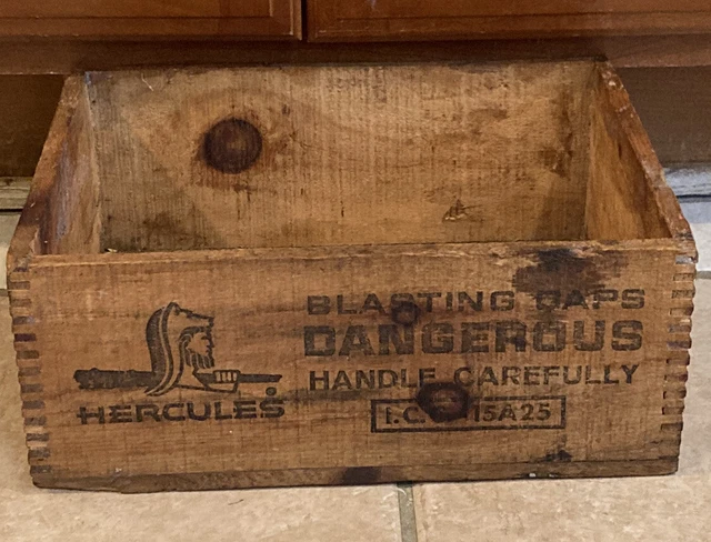 Vintage Hercules Blastings Caps Wooden Dovetail Crate 12 3/4 x 10 1/4 x 5in. 10