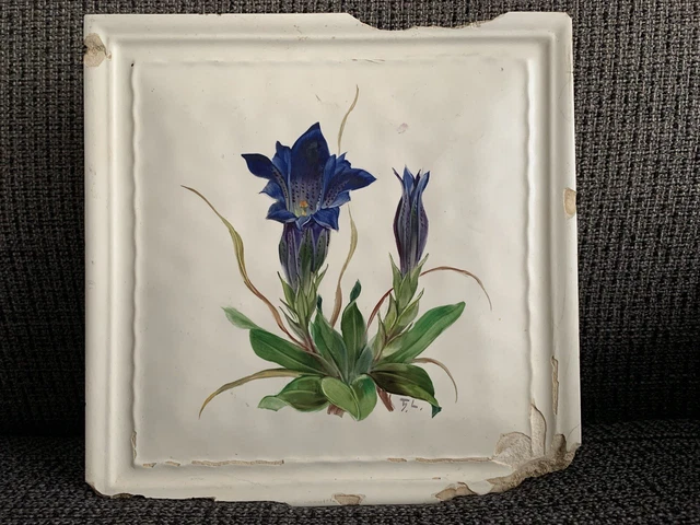 Antike Ofenkachel/-krone Fliese Enzian handbem. sign. T. L. Deko Vintage selten
