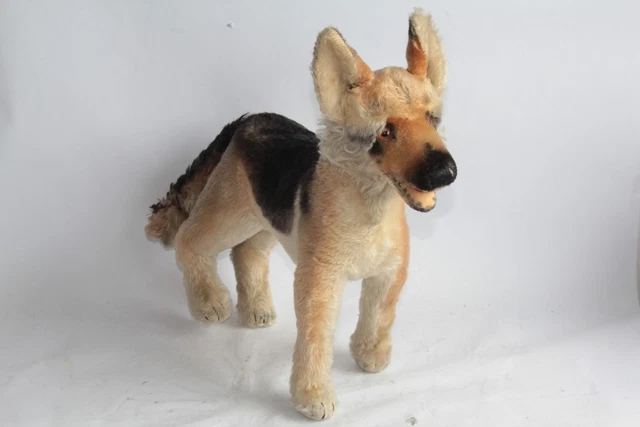 Hector – Chien en Peluche Réaliste – Shar Pei - La Pelucherie
