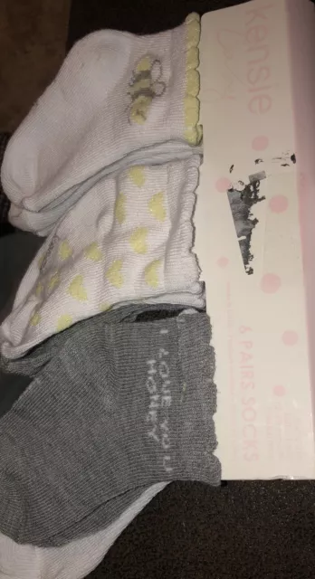 Kensie Baby 6 Pairs Of Socks