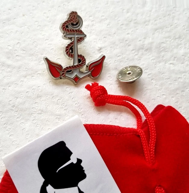 Broche Karl Lagerfeld Signée - Style Louis XV, Console, épingle Dorée, Occasion