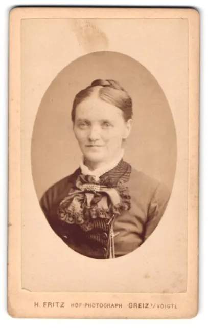Fotografie H. Fritz, Greiz i. V., Weststrasse 6, Junge Dame mit Flechtfrisur