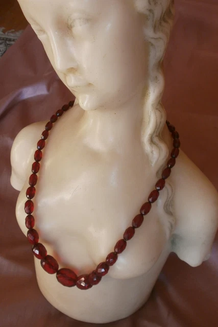 Collier Sautoir Ancien En Perles De Bakélite Couleur Ambre/cherry - Période Art Déco, 110g