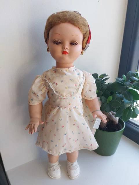 vintage ancienne poupée modèle marchant parlant Bella 61 cm